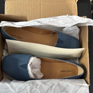 Comfortview Women's Navy Flats